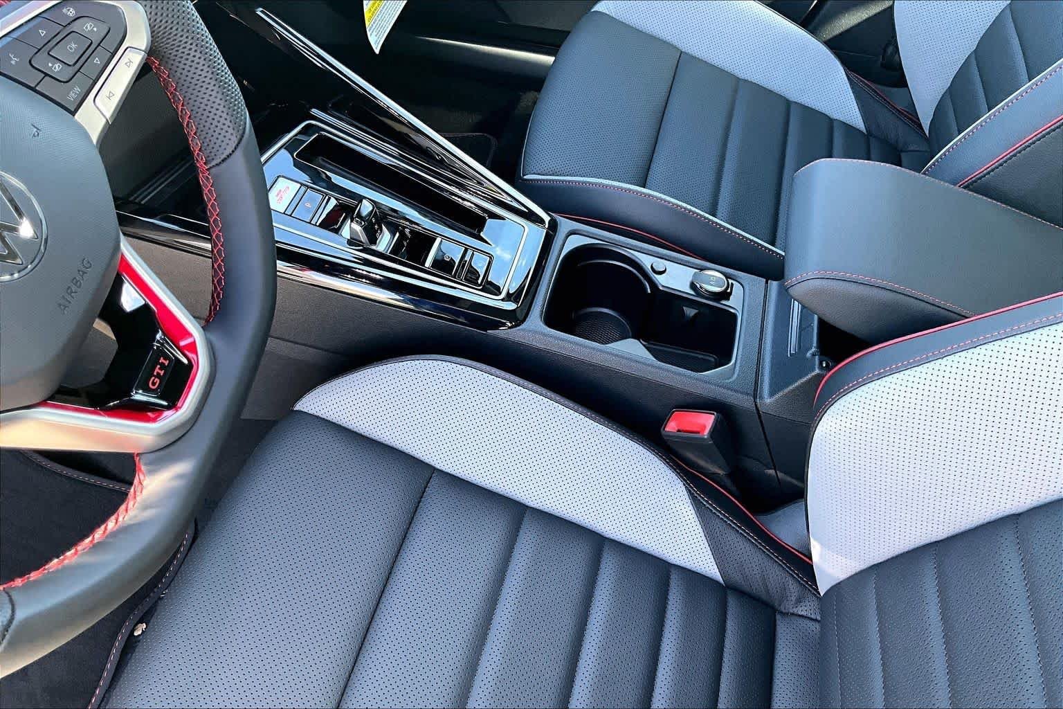 New 2026 Volkswagen GTI SE FWD image 7