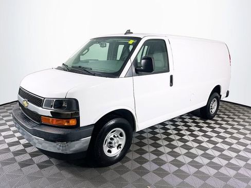 Used 2020 Chevrolet Express 2500 w/ Driver Convenience Package RWD image 4