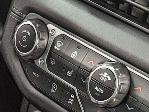 New 2025 Jeep Wrangler Rubicon w/ Convenience Group image 34