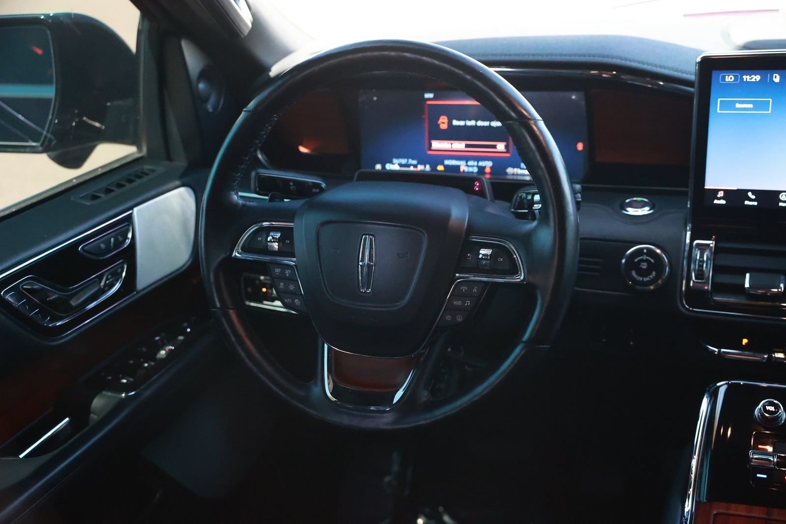 Used 2024 Lincoln Navigator L Reserve AWD/4WD image 30