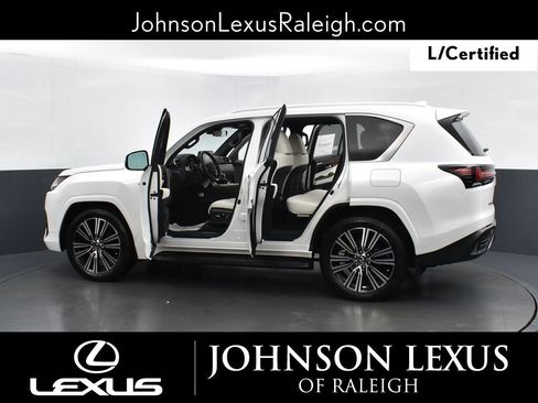 Used 2025 Lexus LX 700h Luxury AWD/4WD image 28