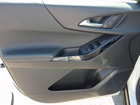 Used 2025 Chevrolet Equinox LT FWD image 9
