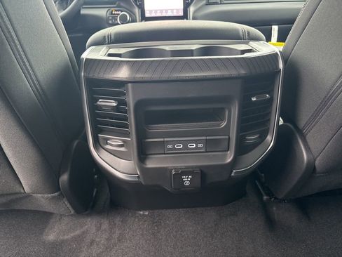 New 2026 RAM 1500 4x4 Crew Cab image 31