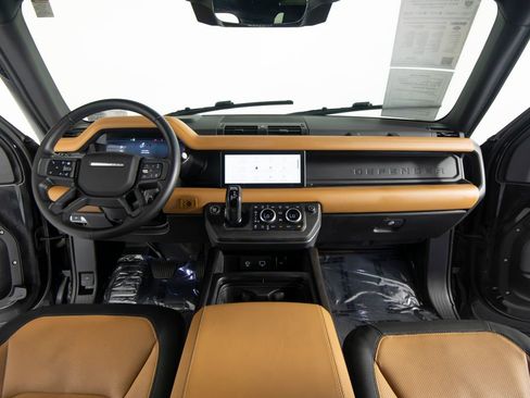 Used 2024 Land Rover Defender 90 X-Dynamic SE AWD/4WD image 34