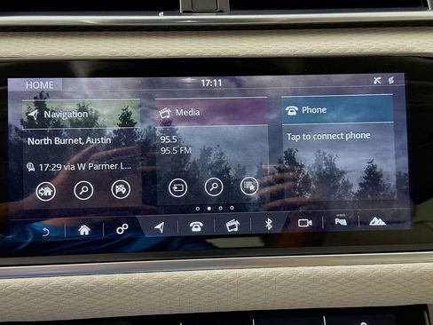 Used 2020 Land Rover Range Rover Velar R-Dynamic S image 15