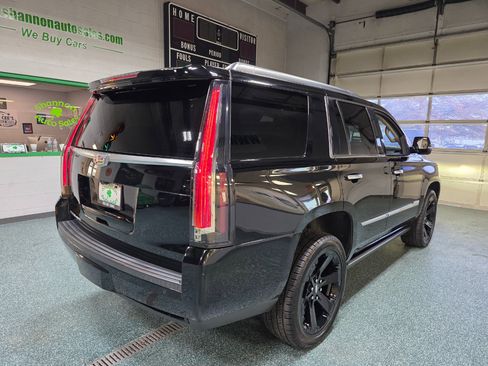 Used 2019 Cadillac Escalade Premium Luxury image 6