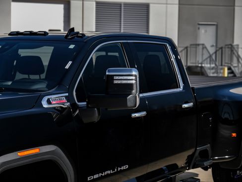 Used 2022 GMC Sierra 3500 Denali w/ Technology Package image 23