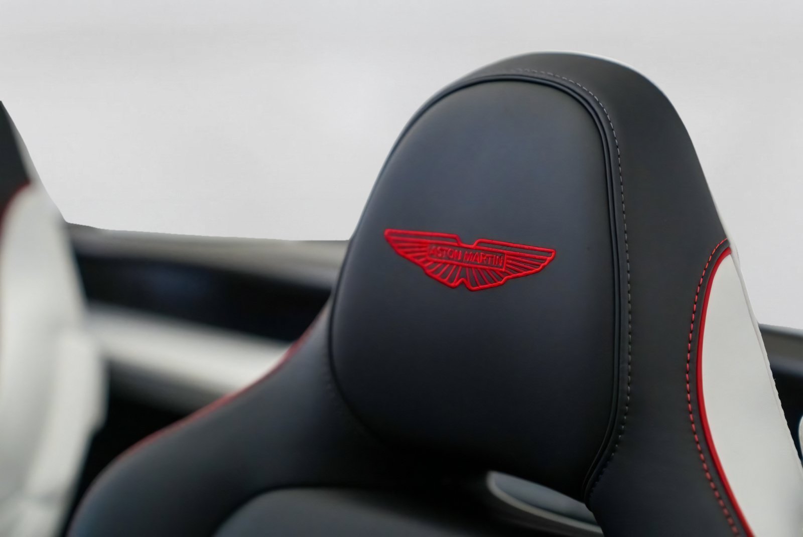 New 2026 Aston Martin Vanquish Convertible RWD image 5
