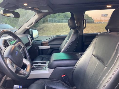 Used 2020 Ford F150 Lariat w/ Equipment Group 502A Luxury AWD/4WD image 4
