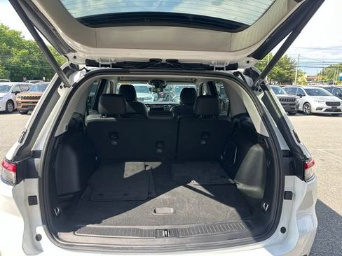 Certified 2023 Jeep Grand Cherokee Limited AWD/4WD image 18