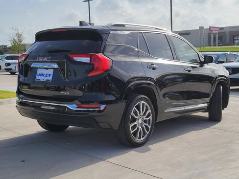 Used 2024 GMC Terrain Denali w/ Denali Premium Package AWD/4WD image 5