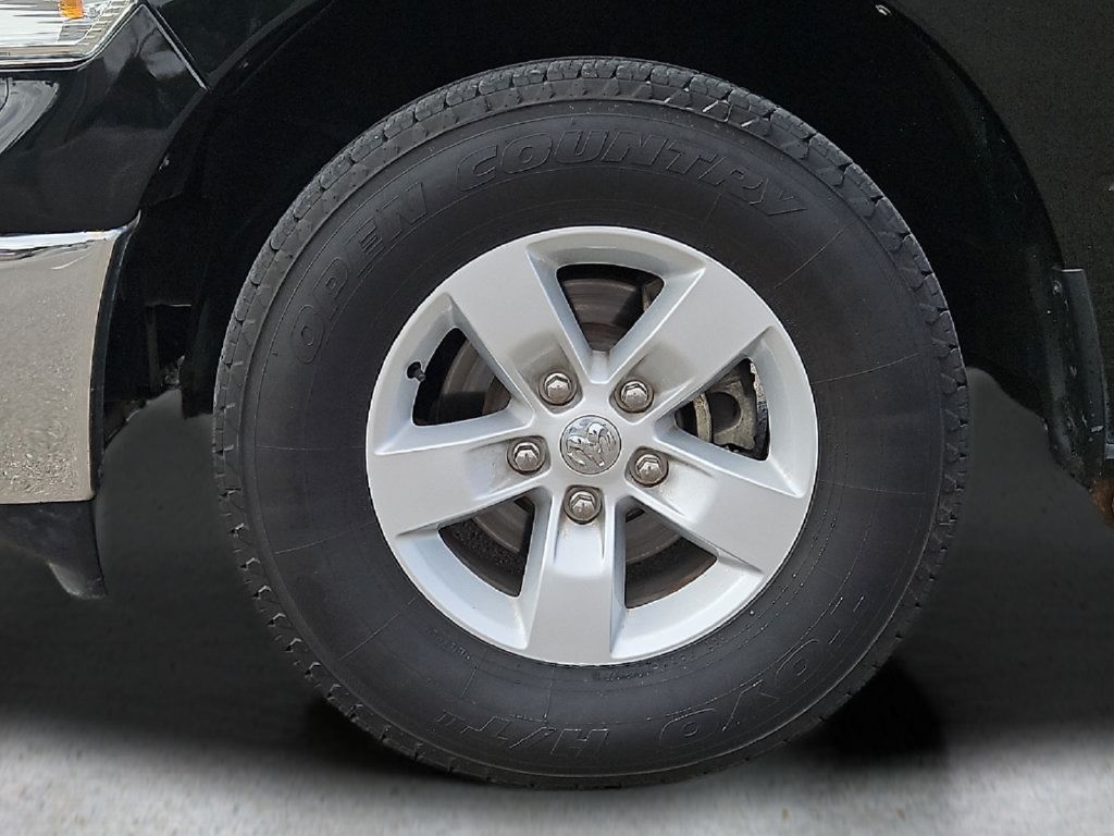Used 2019 RAM 1500 Tradesman w/ Chrome Appearance Group RWD image 10