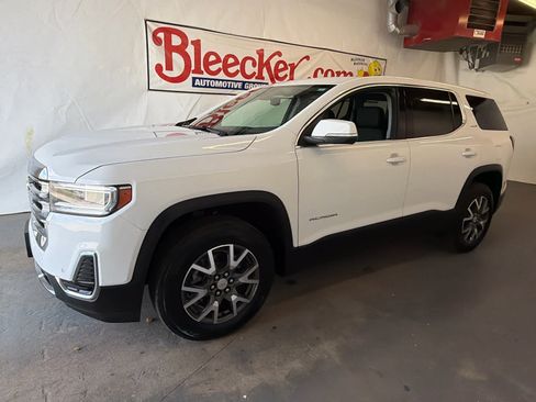 Used 2022 GMC Acadia SLE FWD image 2