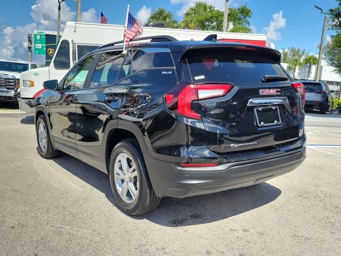 Used 2022 GMC Terrain SLE w/ Driver Convenience Package FWD image 7