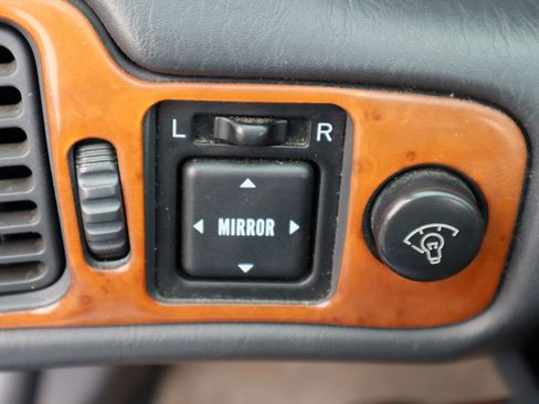 Used 2002 Toyota Solara SLE image 25