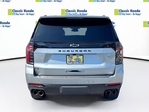 Used 2025 Chevrolet Suburban Z71 AWD/4WD image 7