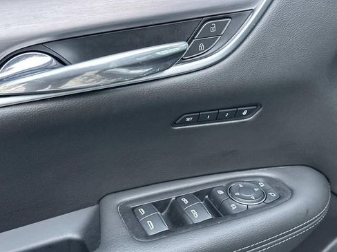 Certified 2025 Cadillac XT6 Luxury AWD/4WD image 17