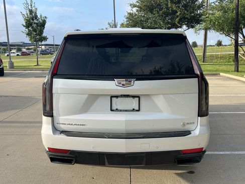 Used 2024 Cadillac Escalade Sport Platinum AWD/4WD image 8