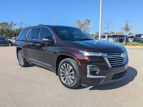 Used 2023 Chevrolet Traverse Premier image 2
