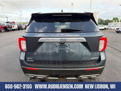 Used 2023 Ford Explorer XLT w/ Equipment Group 202A AWD/4WD image 4