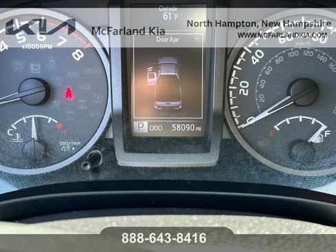 Used 2016 Toyota Tacoma TRD Off-Road w/ Premium & Technology Package AWD/4WD image 25