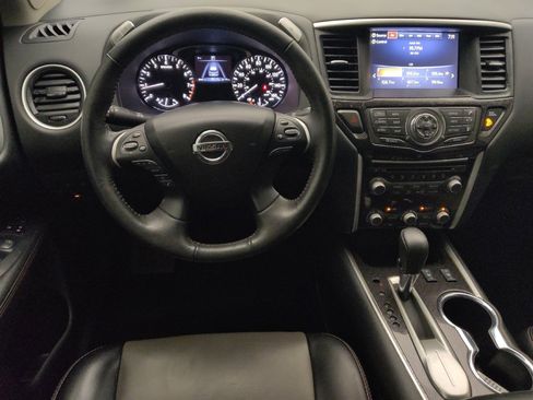 Used 2019 Nissan Pathfinder SL image 22