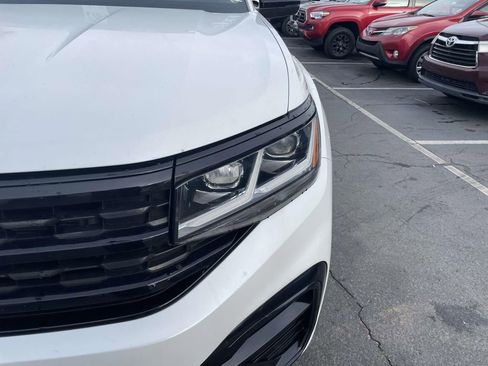 Used 2022 Volkswagen Atlas SEL R-Line image 14