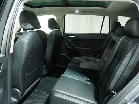 Used 2019 Volkswagen Tiguan SEL AWD/4WD image 12