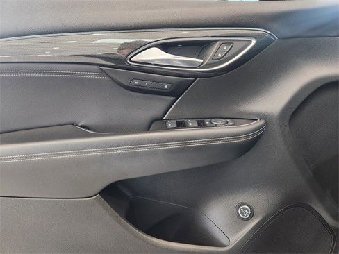 Certified 2021 Buick Envision Essence w/ Sport Touring Package image 9