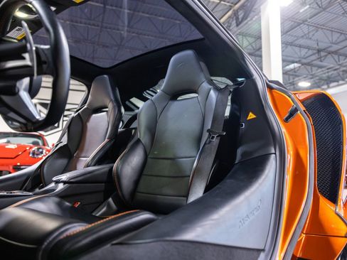 Used 2023 McLaren GT RWD image 36