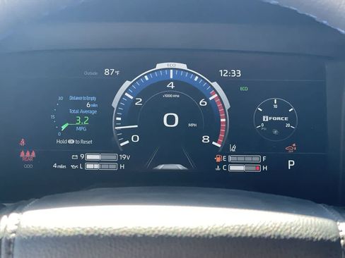 Used 2023 Toyota Tundra Platinum image 16