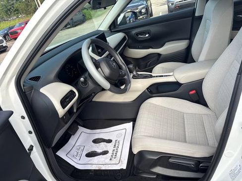 Used 2025 Honda HR-V LX image 8