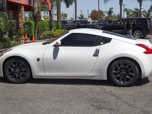 Used 2017 Nissan 370Z Coupe RWD image 5