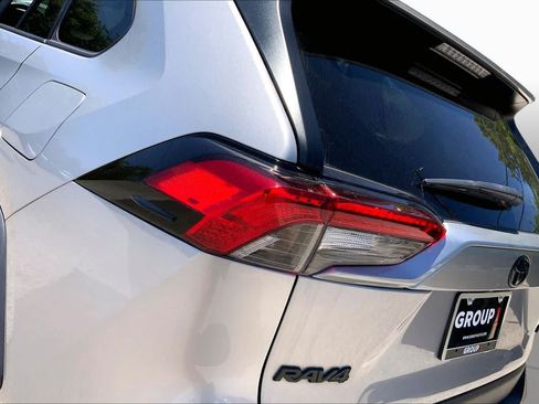 Used 2022 Toyota RAV4 LE FWD image 27