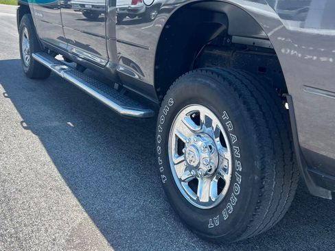 Used 2022 RAM 2500 Tradesman w/ Chrome Appearance Group AWD/4WD image 7