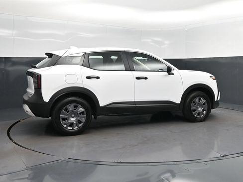 Used 2025 Nissan Kicks S AWD/4WD image 8