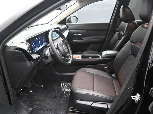 Used 2026 Nissan Kicks SR FWD image 13