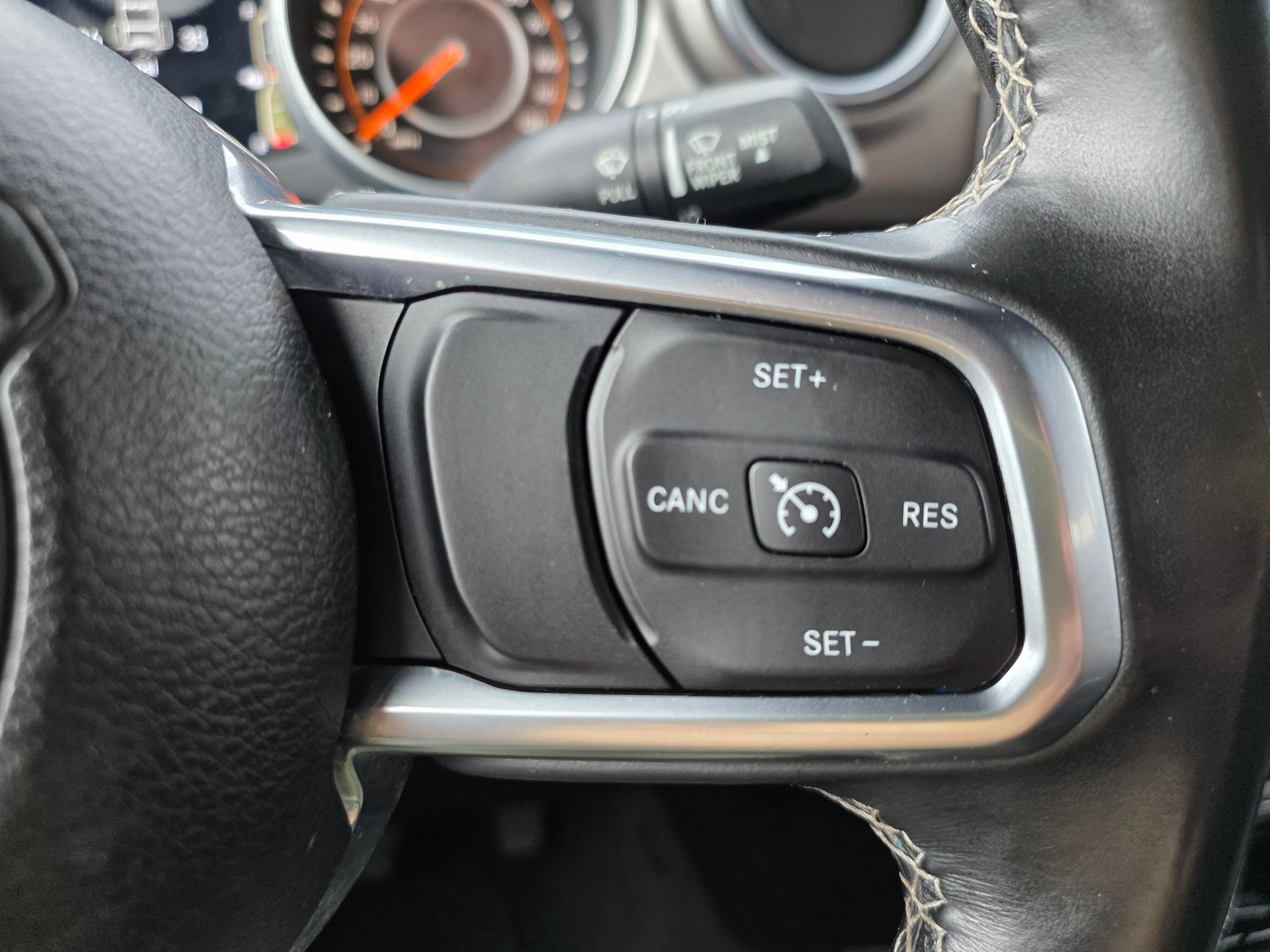 Used 2018 Jeep Wrangler Unlimited Sahara AWD/4WD image 19