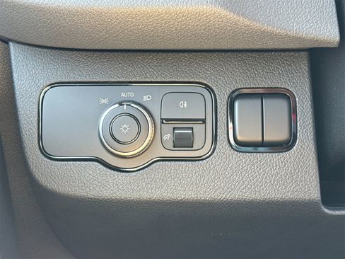 Used 2023 Mercedes-Benz Sprinter 3500 image 25