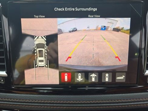 New 2026 Chrysler Pacifica Pinnacle w/ Trailer Tow Group FWD image 26
