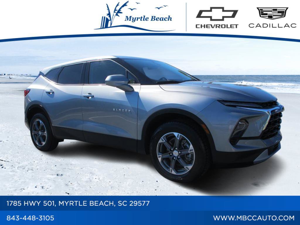 Used 2025 Chevrolet Blazer LT FWD image 1
