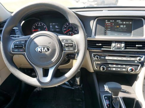 Used 2018 Kia Optima LX w/ 17" Alloy Wheels Package image 9