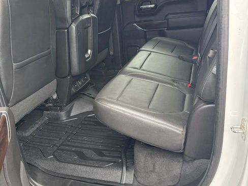 Used 2019 GMC Sierra 1500 SLT w/ X31 Off-Road Package AWD/4WD image 12