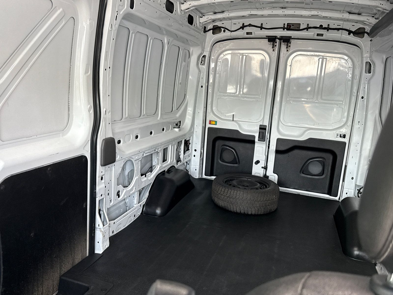 Used 2023 Ford Transit 250 Medium Roof AWD image 20