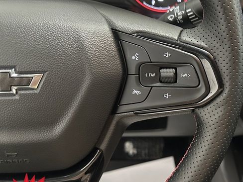 Certified 2025 Chevrolet Trax RS w/ Sunroof Package image 13