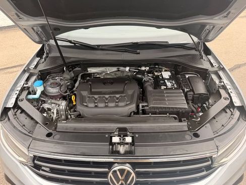 Certified 2024 Volkswagen Tiguan SE R-Line AWD/4WD image 10