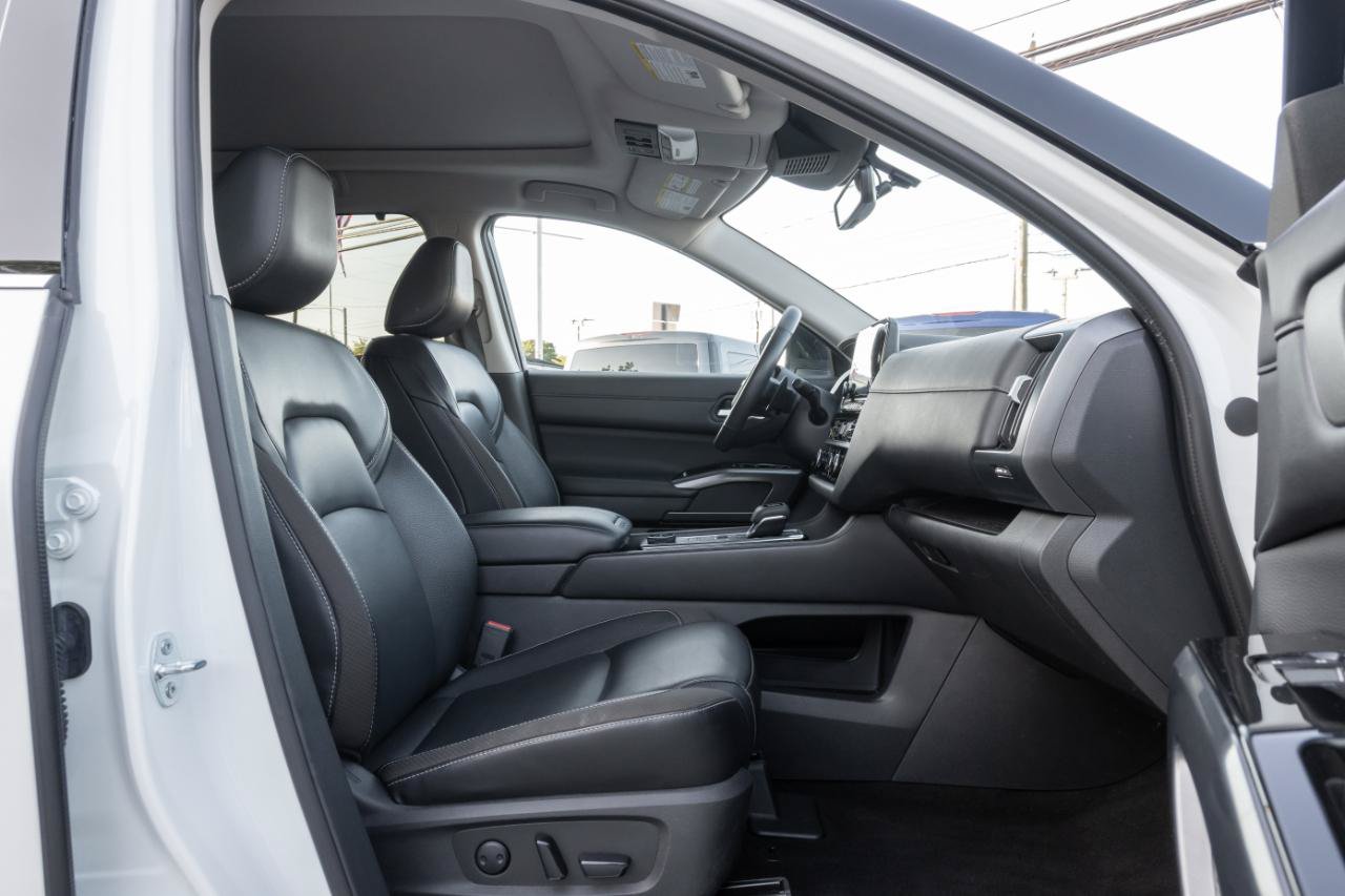 Used 2023 Nissan Pathfinder SL w/ SL Premium Package AWD/4WD image 34