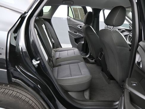 Used 2025 Chevrolet Trax LS image 30