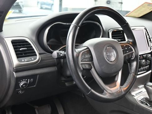 Used 2021 Jeep Grand Cherokee Laredo X image 16