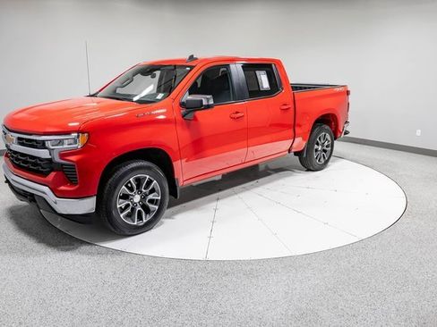 Used 2024 Chevrolet Silverado 1500 LT image 31